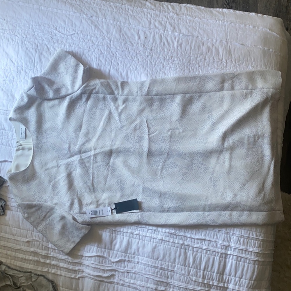 Aritizia never worn white/grey snake print dress